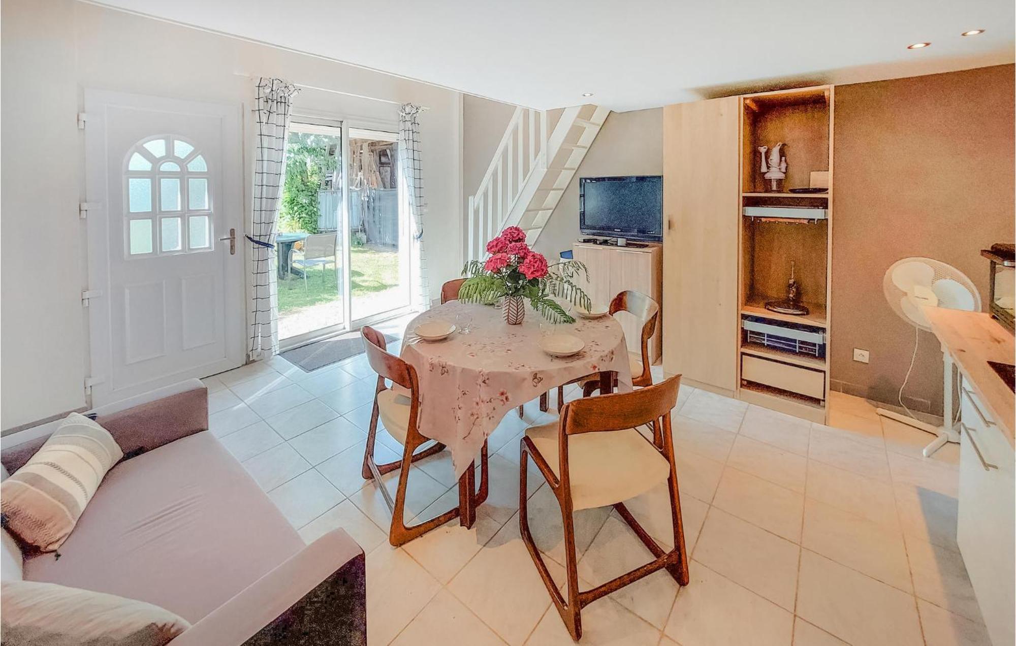 Gorgeous Home In Molinet With Wifi Bagian luar foto