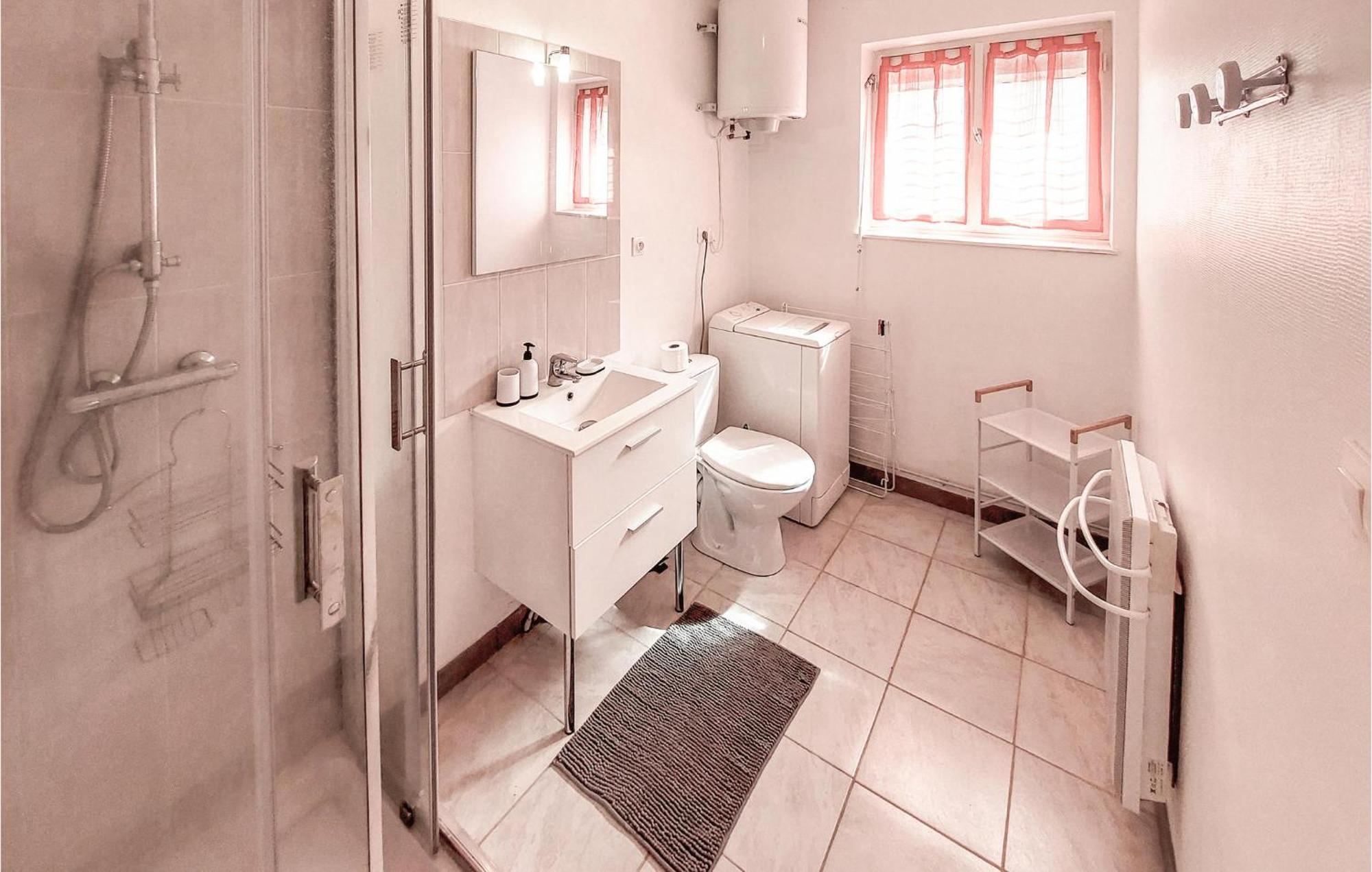 Gorgeous Home In Molinet With Wifi Bagian luar foto