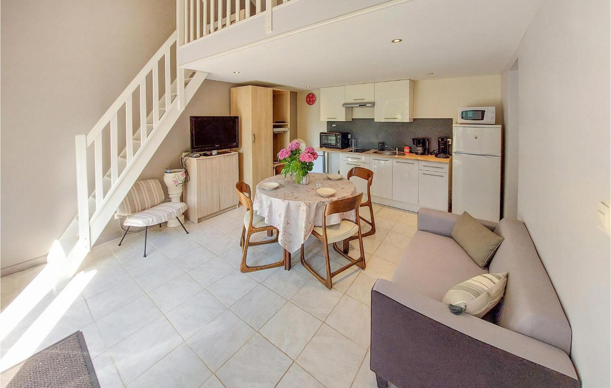Gorgeous Home In Molinet With Wifi Bagian luar foto